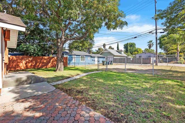 159 W 5th Ave, Escondido CA: https://media.crmls.org/mediaz/7e15e2bb-2b31-408f-911d-5d934c624d9d.jpg