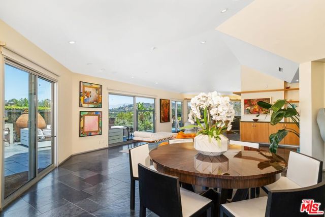 2625 Mar Lu Drive, Los Angeles CA: https://media.crmls.org/mediaz/7e161571-e094-49e1-91e4-e1e48684d44b.jpg