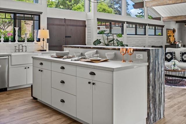 228 Vista Verde, Carmel Valley CA: https://media.crmls.org/mediaz/7e16b190-c66b-4d1a-9046-97ca8b5bebe0.jpg