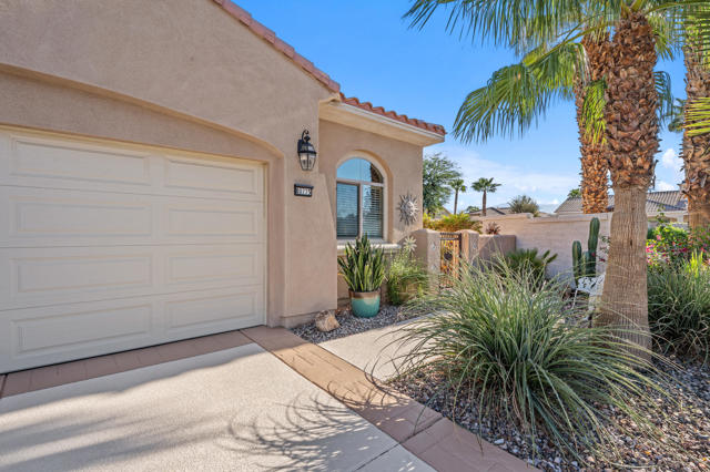 80775 Camino Santa Paula, Indio CA: https://media.crmls.org/mediaz/7e17305c-f461-4601-b434-c87039a6d19b.jpg