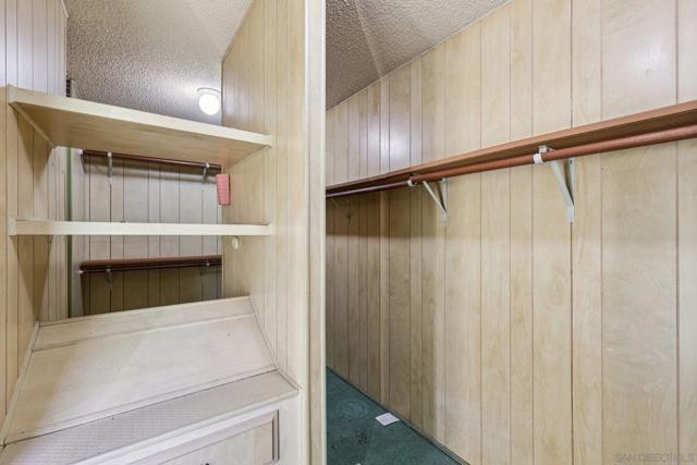 275 S Worthington St, Spring Valley CA: https://media.crmls.org/mediaz/7e1733fc-6149-4b96-a0f4-90433d6cb26b.jpg