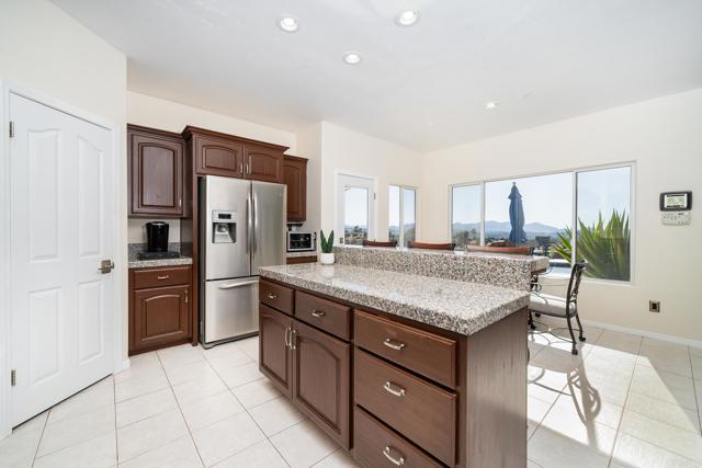 1185 Cedar Summit Drive, Ramona CA: https://media.crmls.org/mediaz/7e174fd0-e2bd-4aef-87d4-cd312f9fcde1.jpg