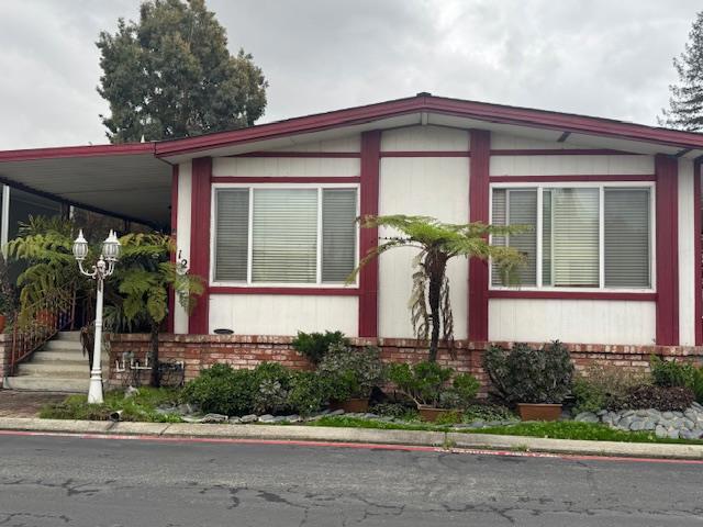 4271 N First Street, San Jose CA: https://media.crmls.org/mediaz/7e176b29-09ca-40b8-be24-c08dafd94519.jpg