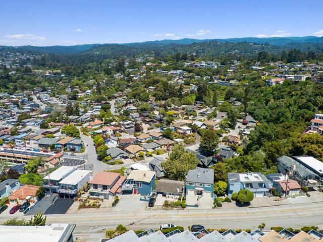 247 Rio Del Mar Boulevard, Aptos CA: https://media.crmls.org/mediaz/7e17933a-4acd-48dc-8624-b9d7a6e41cf0.jpg
