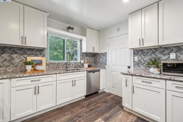 316 3Rd Ave S, Pleasant Hill CA: https://media.crmls.org/mediaz/7e17def4-30e9-43c4-b288-ca2364599e78.jpg