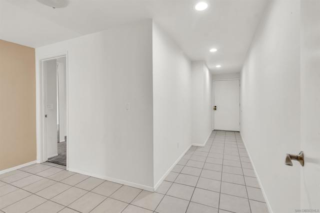 2507 Navarra Dr, Carlsbad CA: https://media.crmls.org/mediaz/7e19a421-9c44-4d9a-afdd-7da3d3dced31.jpg