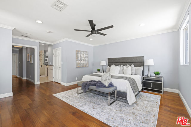 8136 Genesta Avenue, Lake Balboa CA: https://media.crmls.org/mediaz/7e19c804-c105-4865-83ce-dc3b31ab13d2.jpg