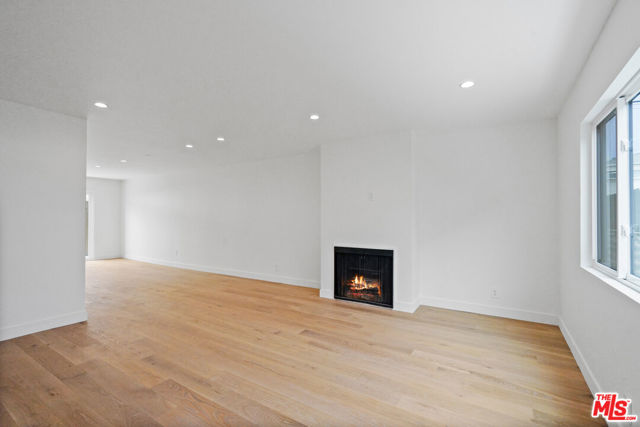 1413 Ocean Park Boulevard, 4 photo 5
