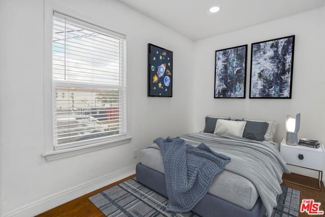 120 N Avenue 25, Los Angeles CA: https://media.crmls.org/mediaz/7e1bf24d-4192-4ba8-b12b-fc7e40c6be43.jpg