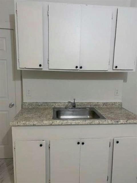 111 W Poplar Street, Stockton CA: https://media.crmls.org/mediaz/7e1bf2b2-b757-49a1-b288-1f8a8186fa77.jpg