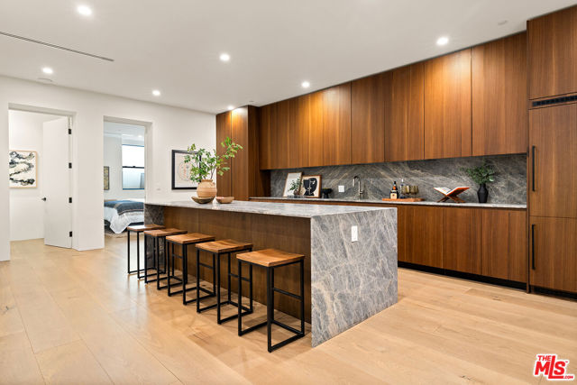 8732 Rangely Avenue, West Hollywood CA: https://media.crmls.org/mediaz/7e1c104d-fd07-4c76-98a3-50da29576144.jpg