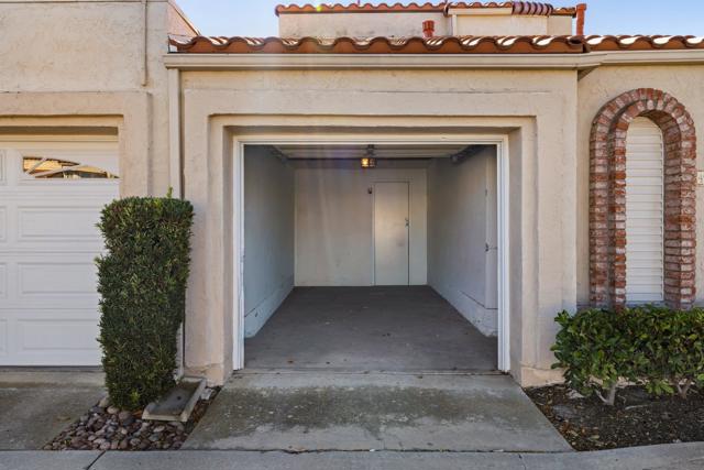 15913 Avenida Villaha, San Diego CA: https://media.crmls.org/mediaz/7e1ceb7b-d3f8-4254-9444-075c4c83f15e.jpg