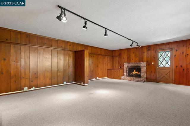 37 La Madronal, Orinda CA: https://media.crmls.org/mediaz/7e1d8265-a70f-47a3-bfd8-a3c2be87cb54.jpg