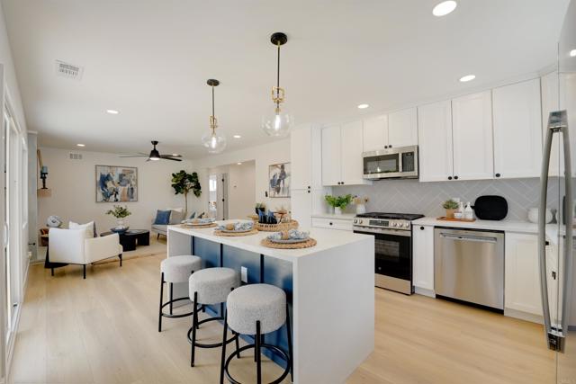 Detail Gallery Image 10 of 29 For 4301 Mount Putman Ave, San Diego,  CA 92117 - 3 Beds | 2 Baths