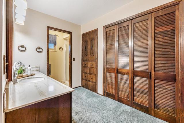 1870 Cushman Street, Hollister CA: https://media.crmls.org/mediaz/7e1d8eae-7a0b-45cf-b728-a4594e37a7d9.jpg
