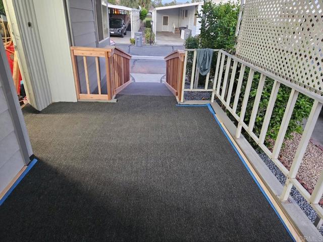 5001 W Florida Avenue, Hemet CA: https://media.crmls.org/mediaz/7e1df739-afbd-47c6-8ddc-13ab8bc03606.jpg