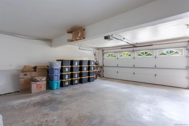 28628 Mountain Meadow Rd, Escondido CA: https://media.crmls.org/mediaz/7e1f3f5b-948e-490b-9cfb-5f9d8b511463.jpg