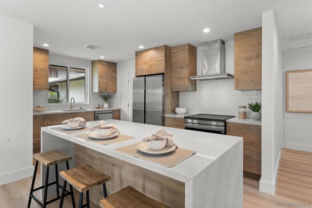 5576 Chelsea Ave, La Jolla CA: https://media.crmls.org/mediaz/7e1f710a-9a48-4996-a838-431dca5188e0.jpg