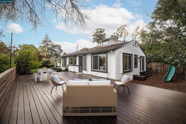 2080 Essenay Ave, Walnut Creek CA: https://media.crmls.org/mediaz/7e1f8ff3-7395-42f7-9cfb-d5e5941351de.jpg