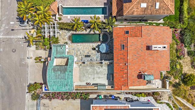 5756 La Jolla Corona Dr, La Jolla CA: https://media.crmls.org/mediaz/7e2091fb-83c3-4fe5-948b-694779e7c2bc.jpg