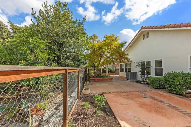 Detail Gallery Image 11 of 50 For 9118 Pimpernel Dr, San Diego,  CA 92129 - 4 Beds | 2 Baths