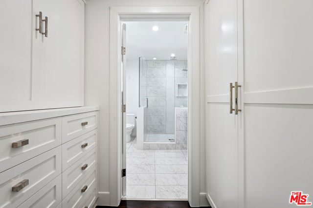 1033 N La Jolla Avenue, West Hollywood CA: https://media.crmls.org/mediaz/7e2180f4-21ed-45b1-842f-38de30119c07.jpg