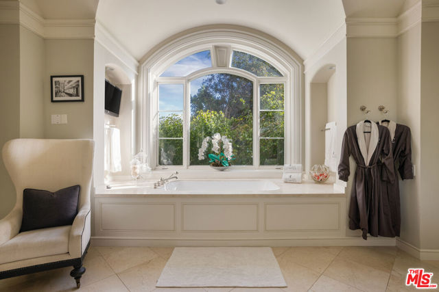 Drew Fenton | 10847 Bellagio Road Los Angeles CA | MLS: 7449719 Drew Fenton | 10847 Bellagio Road Los Angeles CA | MLS: 7449719