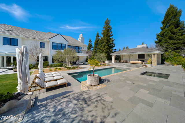 2160 Marshbrook Road, Thousand Oaks CA: https://media.crmls.org/mediaz/7e225013-da49-4768-ad97-a9d98bfae83b.jpg