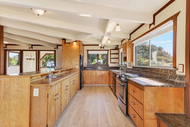 1 Gray Way, Watsonville CA: https://media.crmls.org/mediaz/7e225065-b9b5-4e5f-ac3d-360678441d3a.jpg