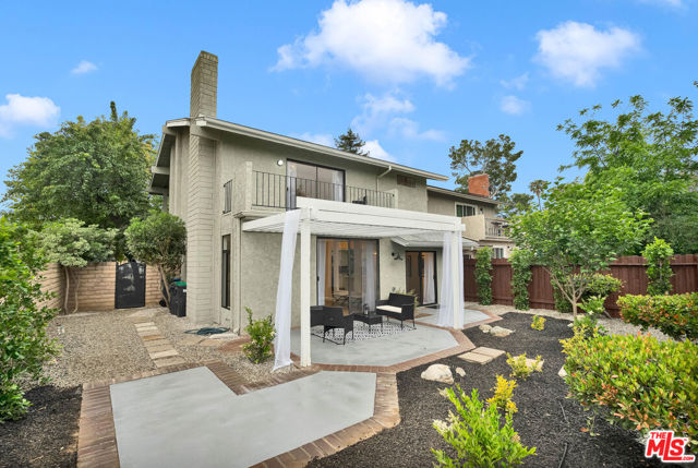 1059 Hillview Circle, Simi Valley CA: https://media.crmls.org/mediaz/7e22cee8-cf58-451b-9bb3-5b5b41e6cf0d.jpg