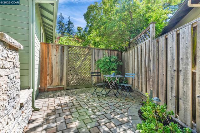 81 MAPLE LANE, Walnut Creek CA: https://media.crmls.org/mediaz/7e241f33-fe93-48d5-a098-b0efdc61a22b.jpg