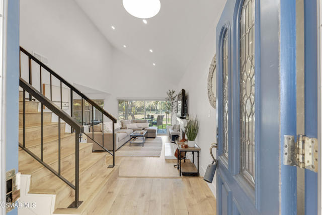 5757 Lake Lindero Drive, Agoura Hills CA: https://media.crmls.org/mediaz/7e243917-3bb0-4020-8a24-fe447e0e7245.jpg