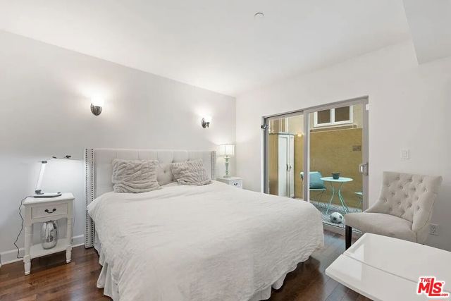 1522 Amherst Avenue, Los Angeles CA: https://media.crmls.org/mediaz/7e2443cd-223f-4889-be39-94ae44217b60.jpg