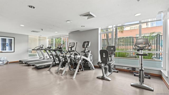 325 7Th Ave, San Diego CA: https://media.crmls.org/mediaz/7e24603e-0d76-46f1-b533-57a742d5928e.jpg