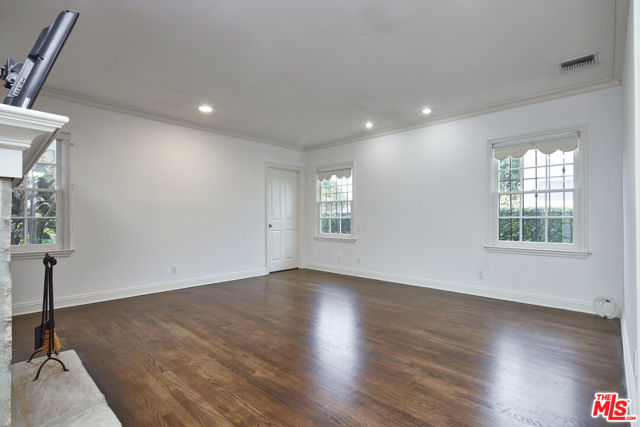 1926 Greenfield Avenue, Los Angeles CA: https://media.crmls.org/mediaz/7e2482da-921d-4e90-aa06-1b541e207ae8.jpg