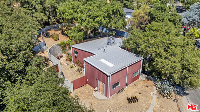 6349 Blanchard Canyon Road, Tujunga CA: https://media.crmls.org/mediaz/7e255e08-cdb0-4e12-9706-6fcdf3515eed.jpg