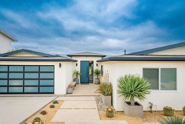 5745 Soledad Mountain Road, La Jolla CA: https://media.crmls.org/mediaz/7e278b77-b158-48f0-8b4a-0e4cdce9fece.jpg
