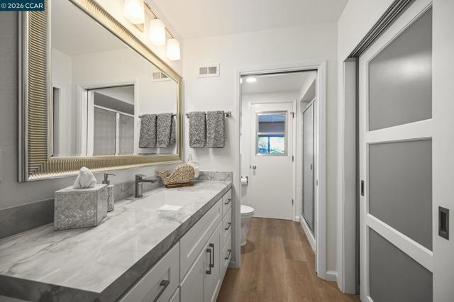 1508 Canyonwood Ct, Walnut Creek CA: https://media.crmls.org/mediaz/7e281d4a-c99e-4b3e-a483-be7f3e5a93c4.jpg