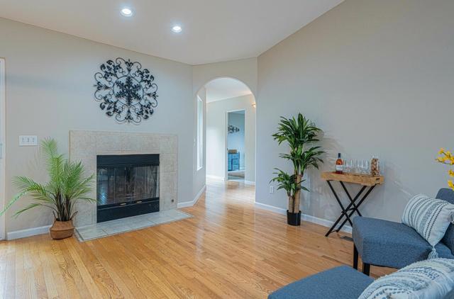 361 Hannon Avenue, Monterey CA: https://media.crmls.org/mediaz/7e2875d6-32c9-4a5e-863b-d880204f35e2.jpg