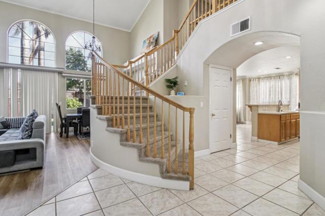 9740 Linnet Court, Gilroy CA: https://media.crmls.org/mediaz/7e28b743-70b4-417a-b769-ad9dbe2a1f5e.jpg