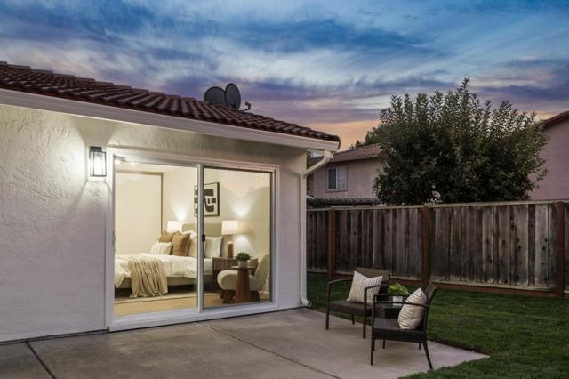 33024 Compton Court, Union City CA: https://media.crmls.org/mediaz/7e28ce97-449b-43f3-b02e-815c2383e96e.jpg