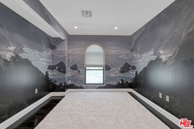500 N Orlando Avenue, West Hollywood CA: https://media.crmls.org/mediaz/7e29de73-7c0c-48fe-bd6f-ffcedd0031c5.jpg
