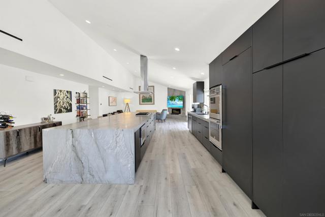 17351 Saint Andrews Dr, Poway CA: https://media.crmls.org/mediaz/7e29f2dc-1a98-4c00-9aa8-66c7e282b3a7.jpg