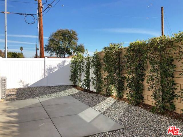 7105 TAMPA Avenue, Reseda CA: https://media.crmls.org/mediaz/7e2a1a38-5e7d-4a27-a940-f24a167542a6.jpg