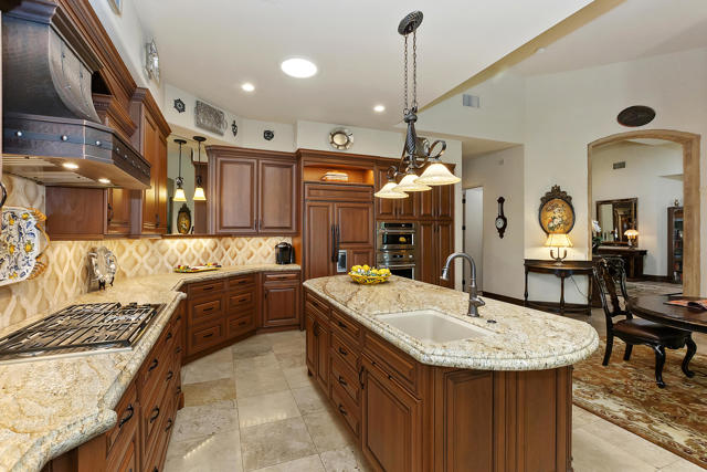 013_Kitchen