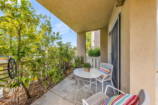 224 Oakleaf Drive, Thousand Oaks CA: https://media.crmls.org/mediaz/7e2aa7bb-0dfd-4425-8a75-43d3d7d31b8d.jpg