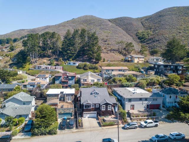 647 Canyon Drive, Pacifica CA: https://media.crmls.org/mediaz/7e2ad04e-6cef-410f-a3ad-0997d0aaa764.jpg