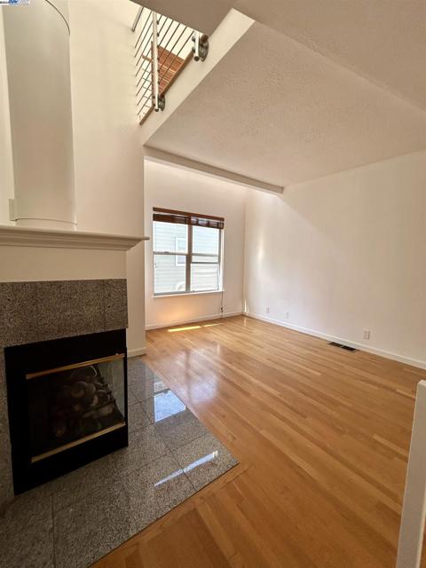 25 Jennifer Place, San Francisco, California 94107, 1 Bedroom Bedrooms, ,1 BathroomBathrooms,Condominium,For Sale,Jennifer Place,41068507