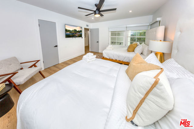 2030 Castle Heights Avenue, Los Angeles CA: https://media.crmls.org/mediaz/7e2c40bc-94cb-437b-8c06-46cceda58082.jpg