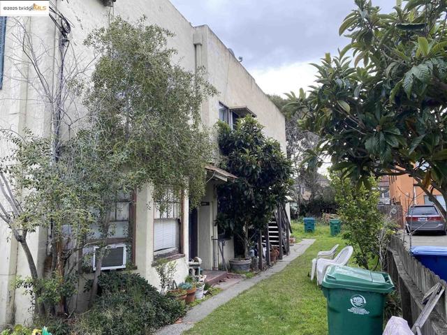 1100 Park AVE, Alameda CA: https://media.crmls.org/mediaz/7e2c8edc-da2d-452e-b038-fa6765a6777f.jpg